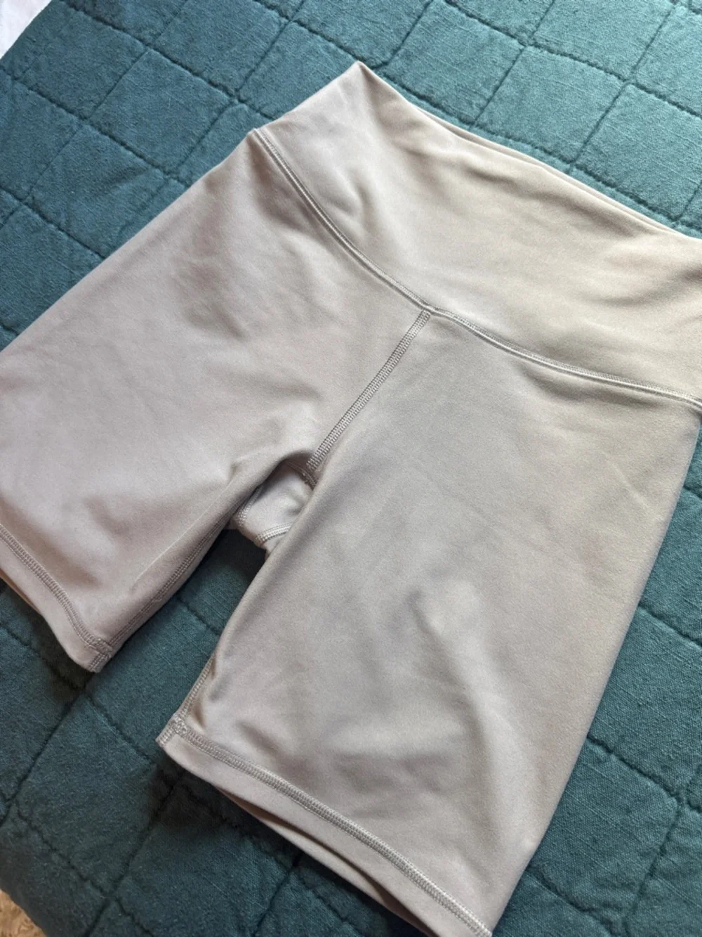 EUC Abercrombie YPB High-Waist Women's Bike Shorts in Light Beige Size Small